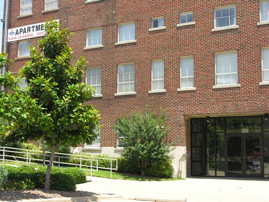 United Jewelers Apartments